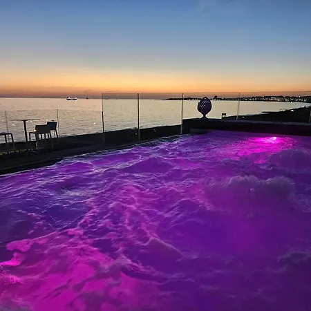 Konukevi Dune Luxury Roof Pool Wellness 4*